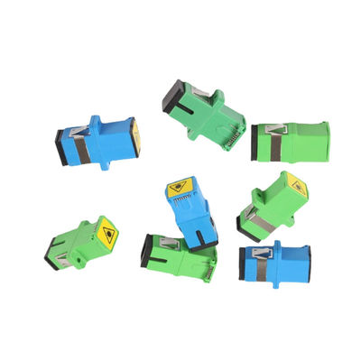 Adapter światłowodowy typu SC zamontowany na pasku do włókien gołych 250um z dostosowaną długością