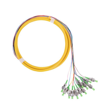 ST APC Connector Fiber Optic Pigtail z utratą wstawienia 0,3 dB i rurą o 12 rdzeniach
